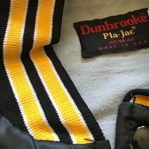 🐝Vintage Black/Yellow Bomber Jacket🐝